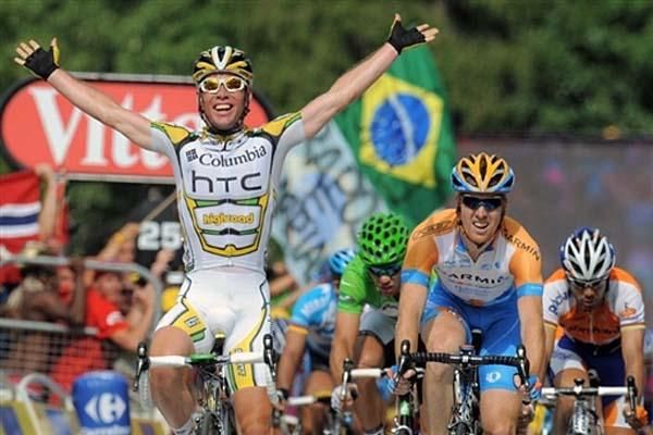 Mark Cavendish (Columbia-HTC) takes stage win number four.