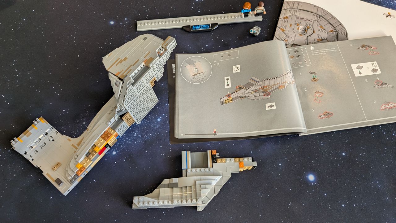 Lego U.S.S. Enterprise NCC-1701-D
