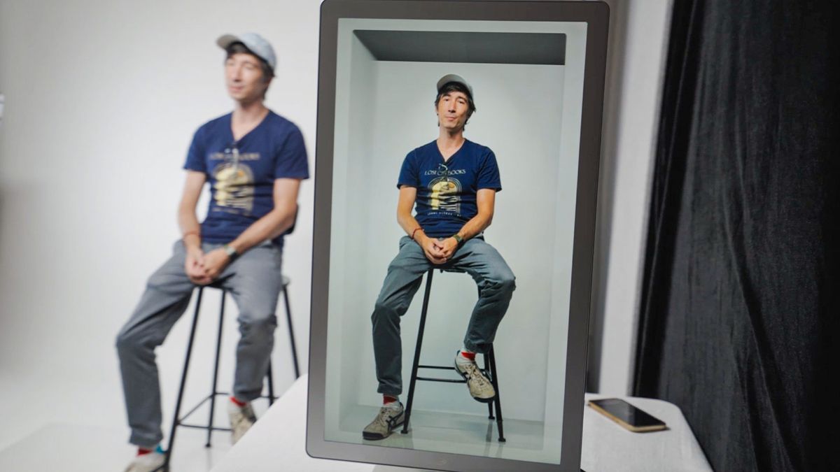 Looking Glass demos new Hololuminescent Display technology
