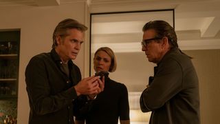 Timothy Olyphant, Claire Danes and Dennis Quaid look concerned at a phone in Full Circle