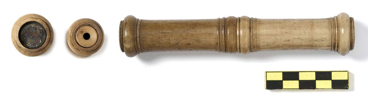 A bone telescope from the 18th century discovered in Amsterdam.