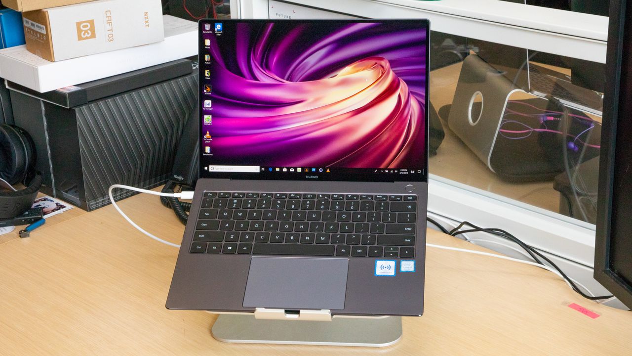 MateBook X Pro key travel in use