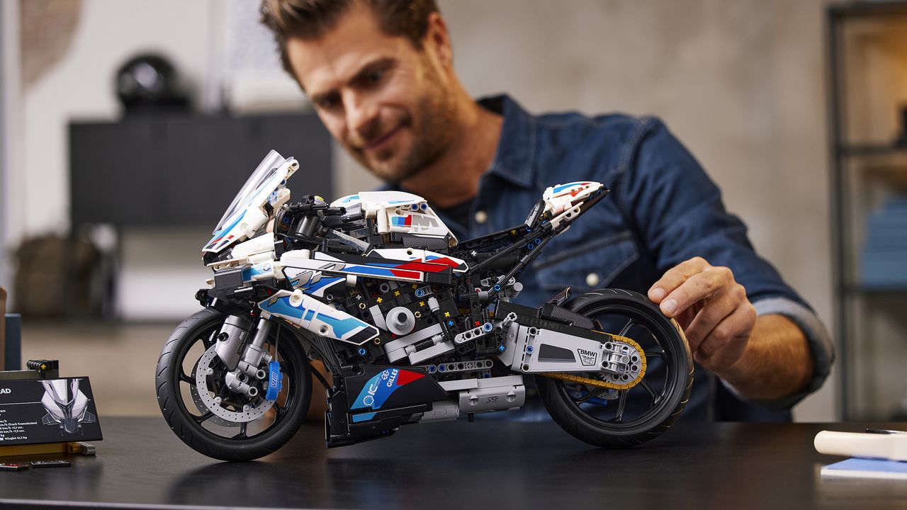 Lego Technic BMW M 1000 RR