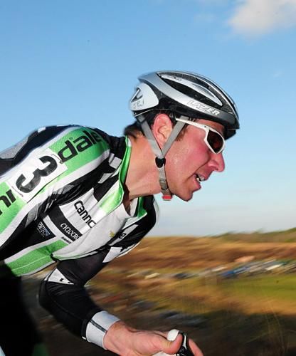 Jeremy Powers (Cannondale-Cyclocrossworld) leading the race on the steepest hill.