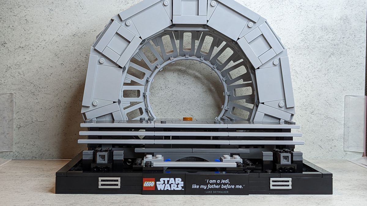 Lego Star Wars Emperor's Throne Room Diorama