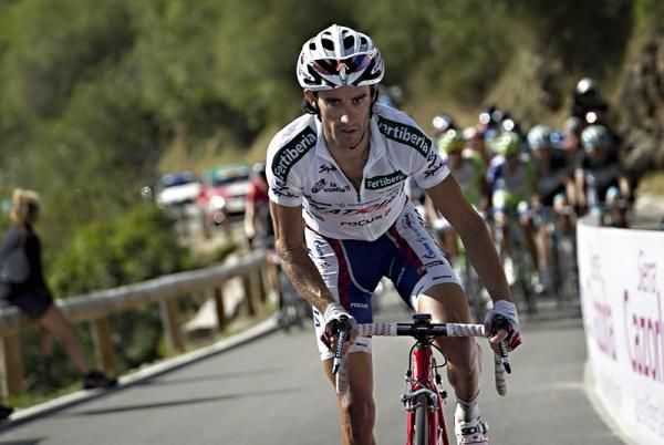 Daniel Moreno (Katusha), leader of the combination classification, on the attack.