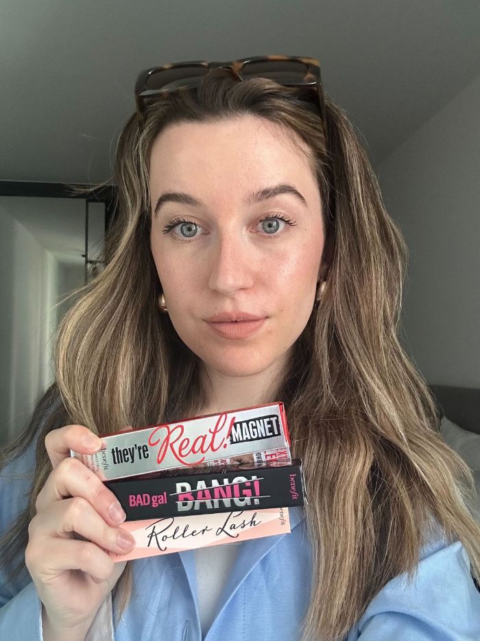 Junior beauty editor Grace Lindsay testing Benefit mascaras