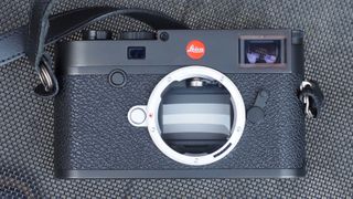 Leica M10-R — 40 Megapixel Sensor - Film and Digital TimesFilm and Digital  Times