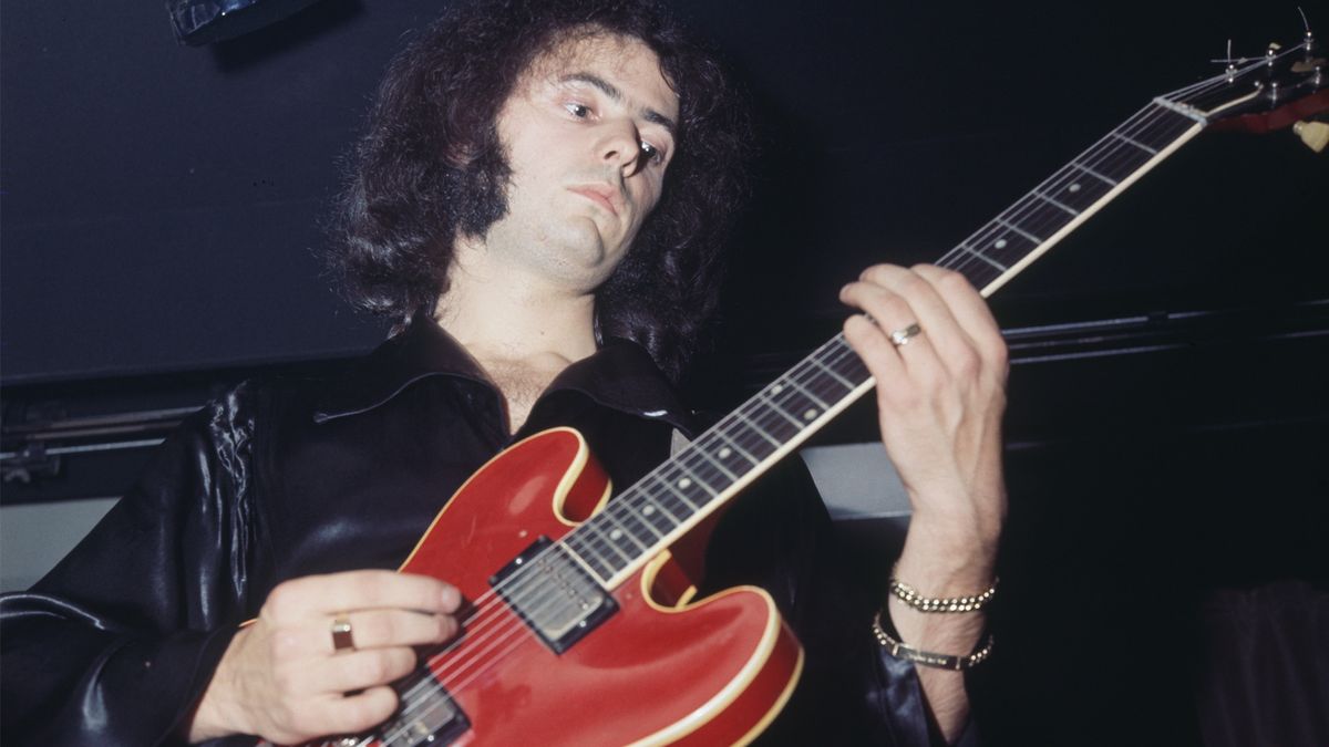 Ritchie Blackmore plays the red Gibson ES-335 he purchased from Jim Marshall while performing with Deep Purple in 1969. 