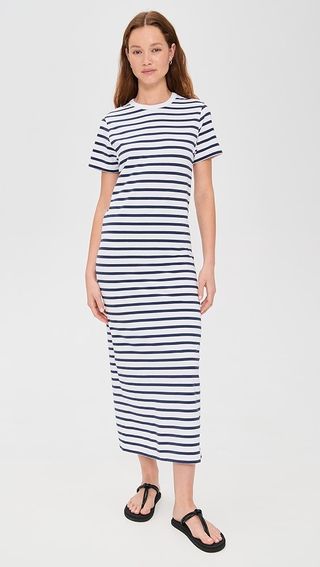 VdsQW25PiZuVtLdKhmaARL-320-80 تشارك كارولين ماجواير اتجاهات الصيف التي رصدتها في باريس