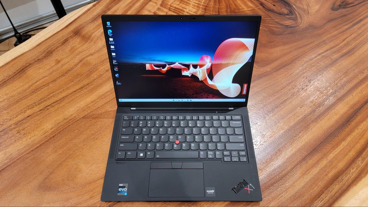 Lenovo ThinkPad X1 Carbon (Gen 10) Review: Great Productivity