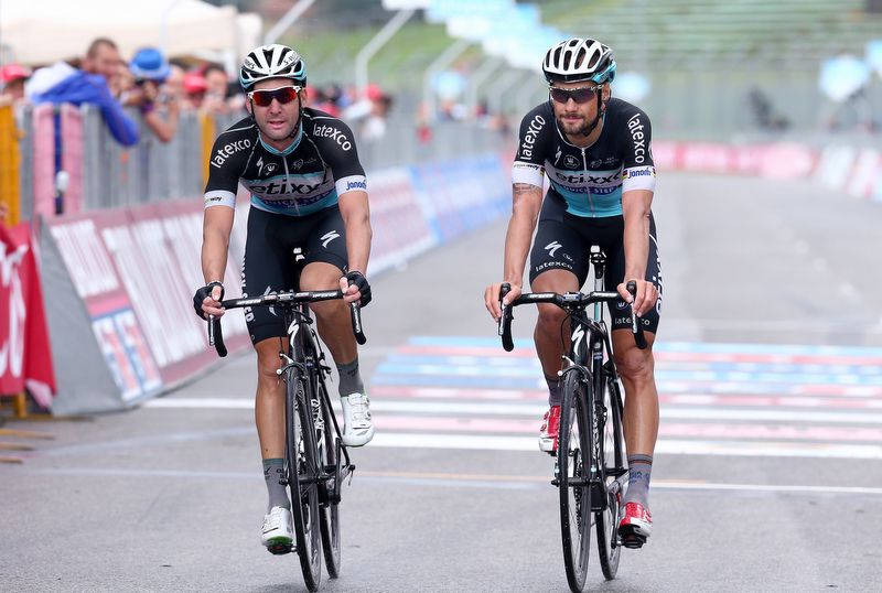 Fabio Sabatini and Tom Boonen cross the line