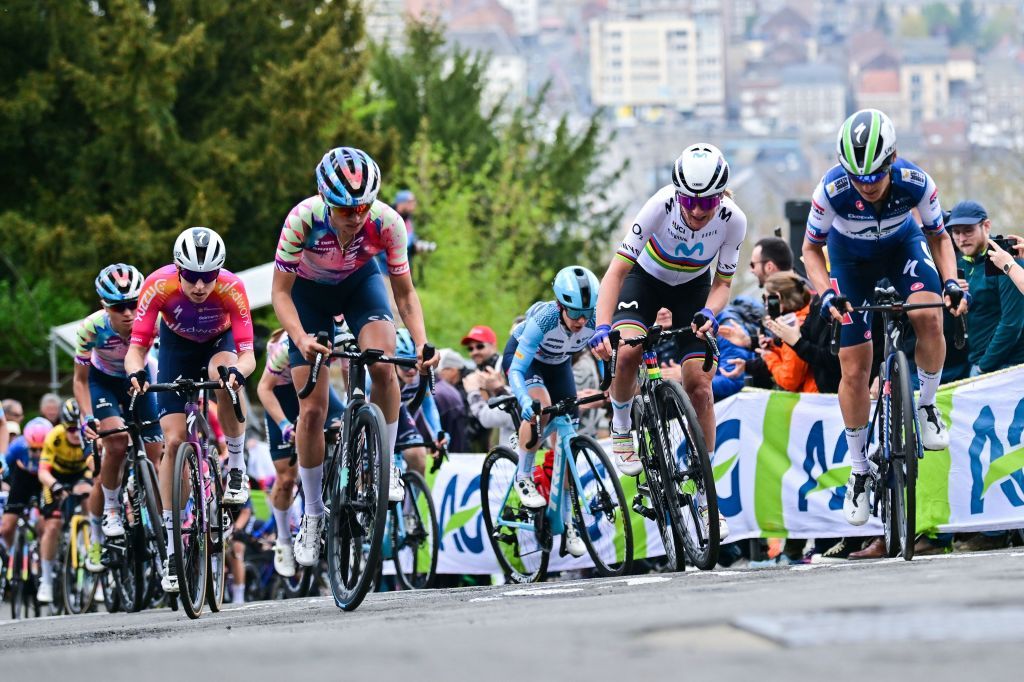 Annemiek van Vleuten attacks on the Mur de Huy