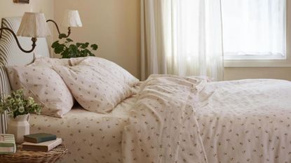 Piglet in Bed Posy Bud bedding