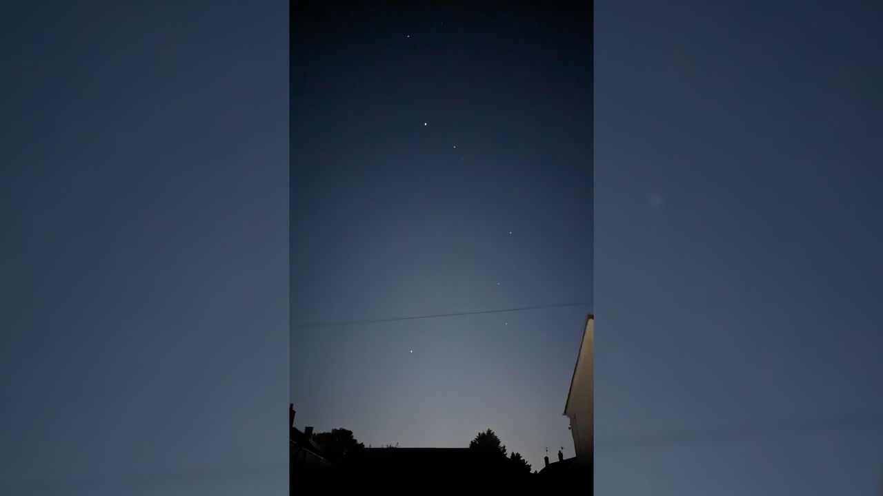 Astrophotograph example images taken with the phone