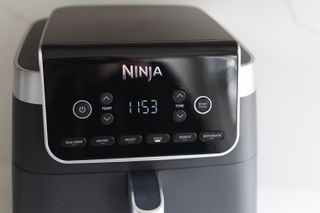 Buttons on the Ninja Air Fryer Pro XL