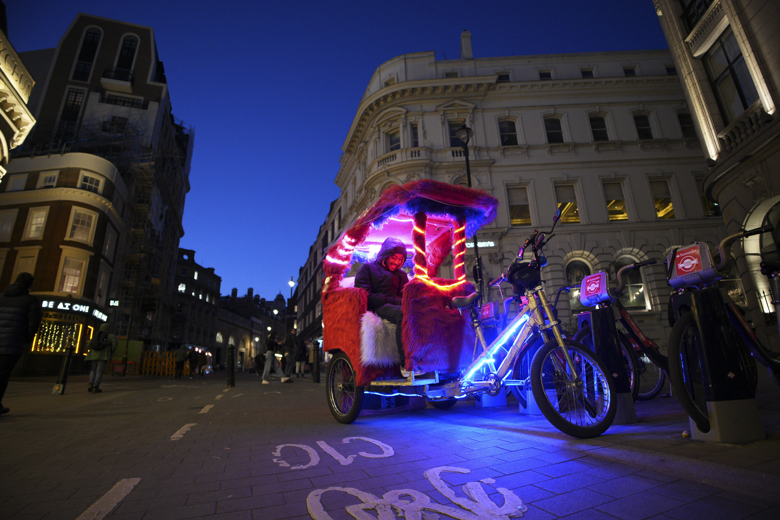 Sigma 12mm f/1.4 DC | C lens test shot showing low light performance in London