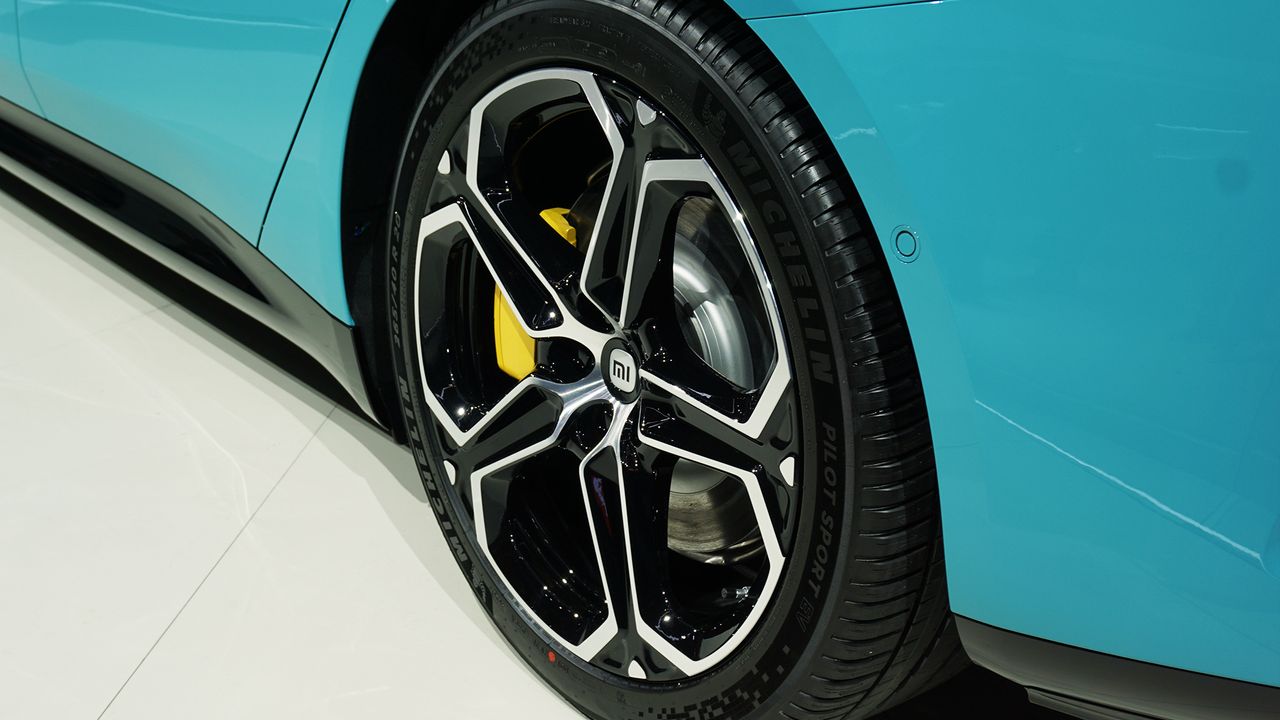 Xiaomi SU7 MWC 2024 wheel