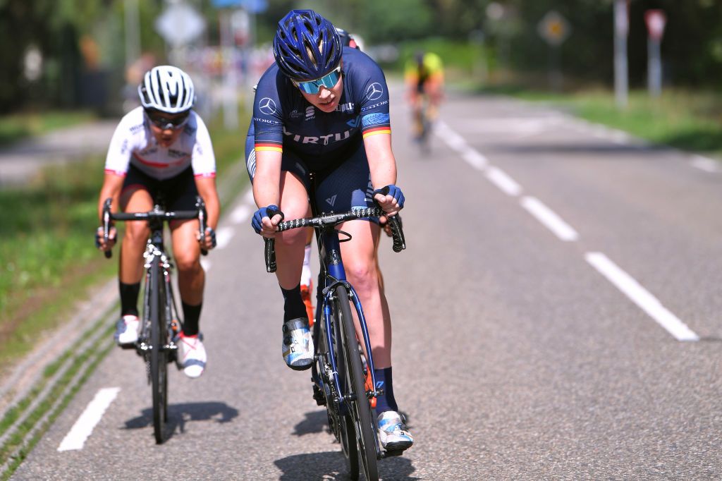Mieke Kroger (Team Virtu Cycling), Eri Yonamine (Team Wiggle High5), Esther Van Veen (Team Parkhotel Valkenburg)