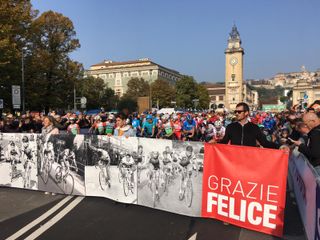 Before the race, a tribute was paid to the late Felice Gimondi. A native of Sedrina in the province of Bergamo, Gimondi was twice a winner of his home Classic, beating Eddy Merckx, Raymond Poulidor and Jacques Anquetil to the line in Como in 1966. In 1973, Gimondi out-kicked Roger De Vlaeminck to claim the spoils.