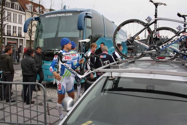 Bert De Backer (Skil-Shimano) fresh from the team bus.