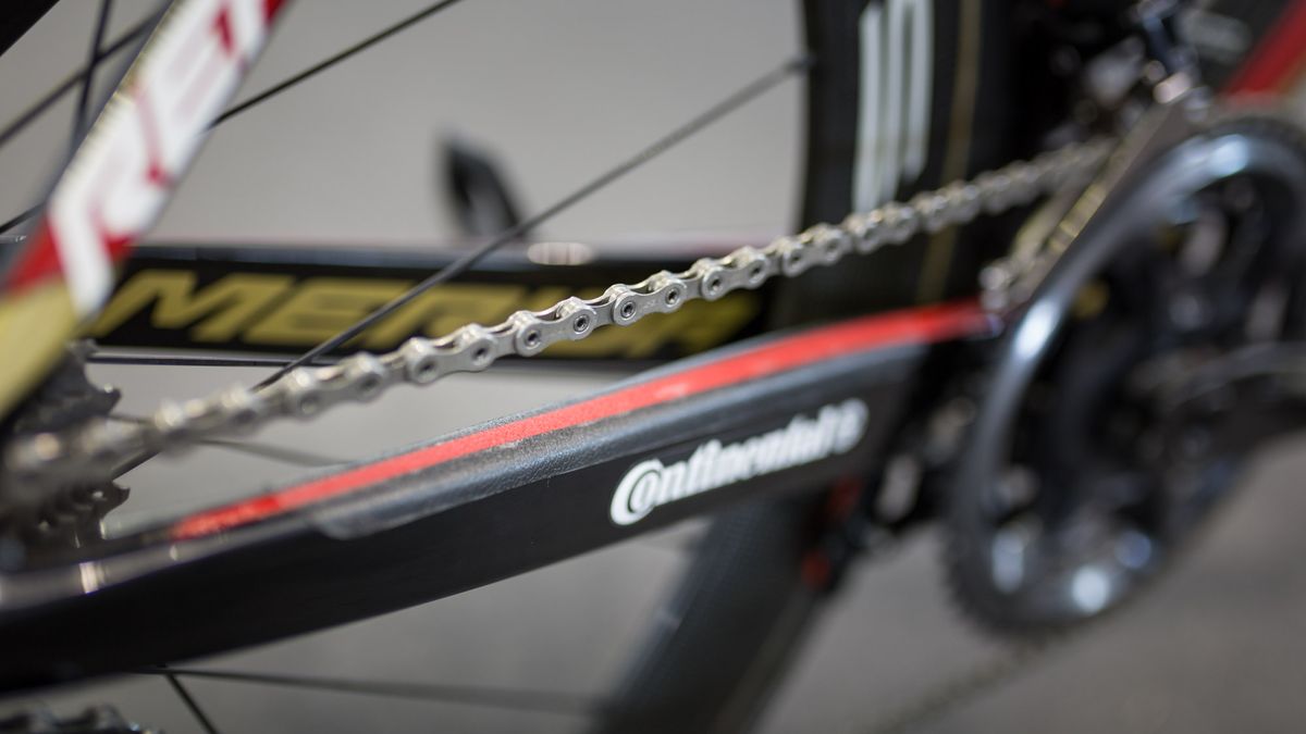 Bahrain-Merida's bikes are running Dura-Ace chains