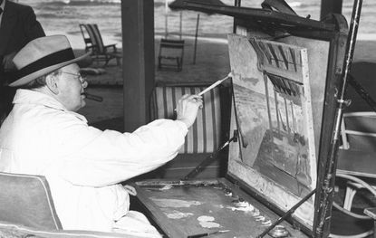 Winston Churchill enjoying his painting hobby at the Miami Surf Club in the US in February 1946 (&copy;Alamy)