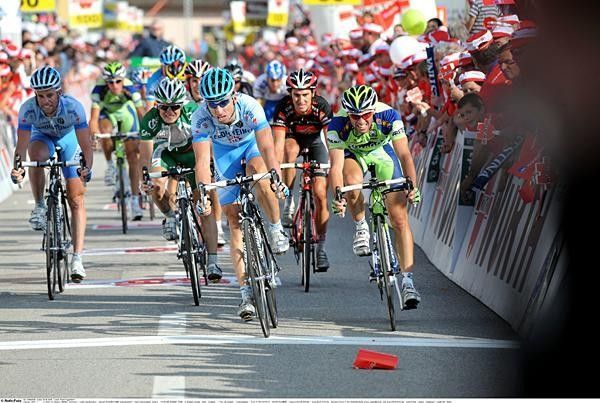 The bunch sprint was led home by Markus Zberg (Gerolsteiner)