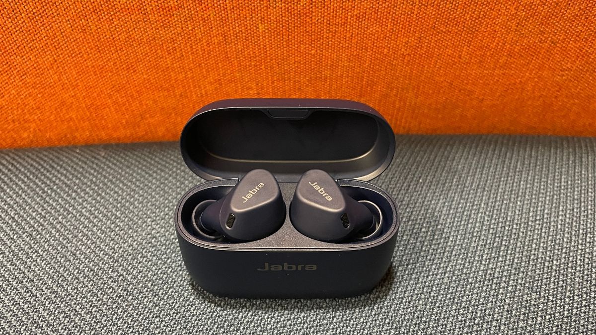 Jabra Elite 4 Active headphones