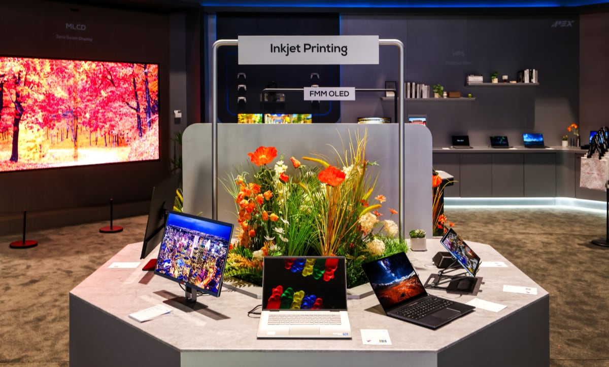 TCL&#039;s stand at the SID show displaying its inket-printed OLEDs