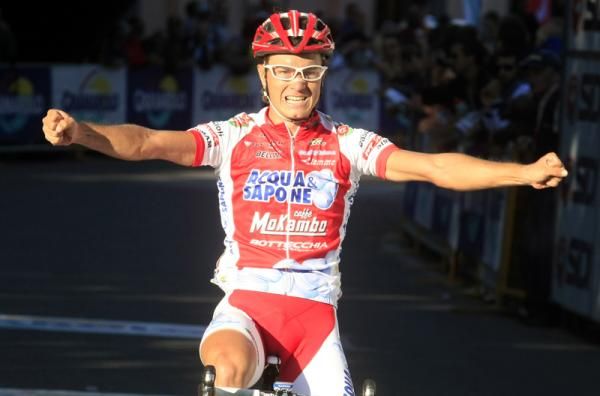 Giro dell'Emilia winner Carlos Alberto Betancur (Acqua &amp; Sapone)