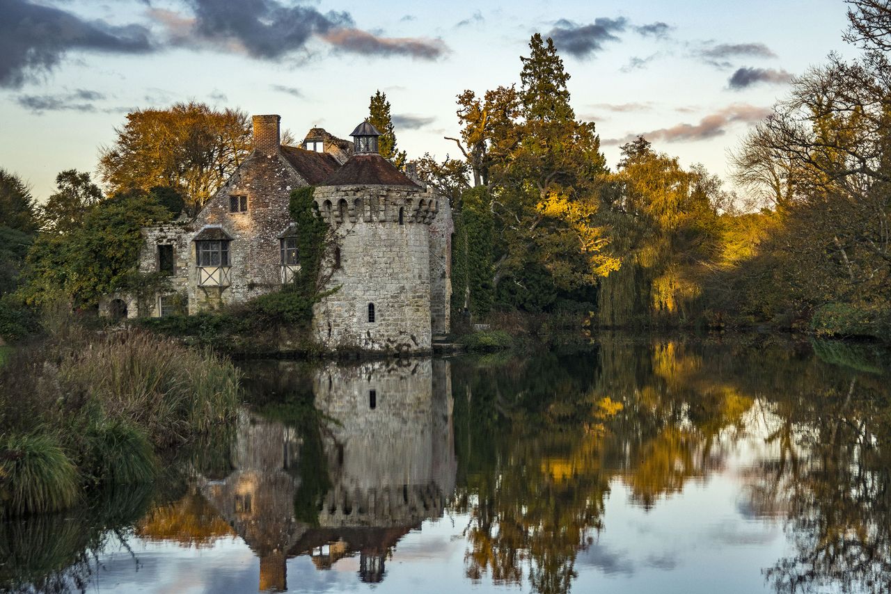 Scotney Castle, Kent by Robert Pekalski