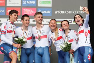 Joss Lowden with Team GB teammates at the 2019 World Championships