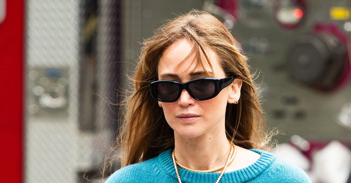 How to Spot an ITK Fashion Girl in Late 2026: This Sweater-Color Trend and These Flats