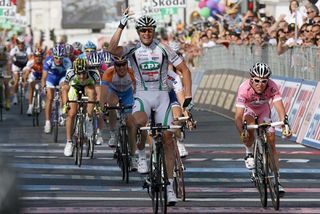 Alessandro Petacchi ( LPR Brakes - Farnese Vini) bests Giro leader Mark Cavendish in Trieste.