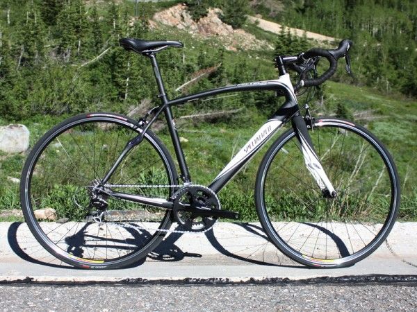 New for 2010 is the Secteur range, which aims to provide Roubaix-like comfort and positioning but at a lower price point courtesy of its aluminum frame construction.