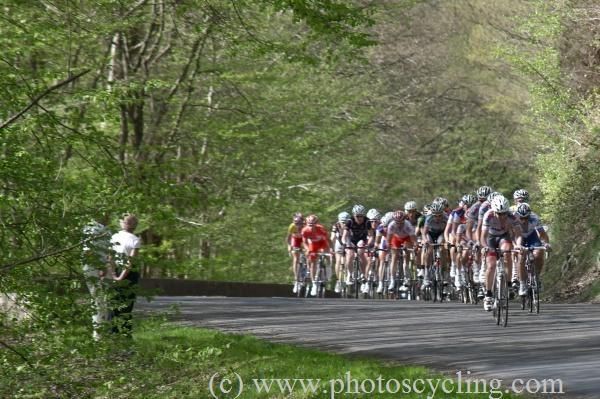 The peloton on the final day of the Circuit des Ardennes.