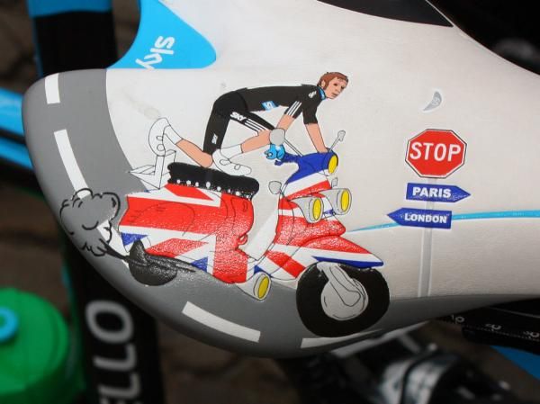 Prologo says the custom graphics were inspired by 60's-era scooters.