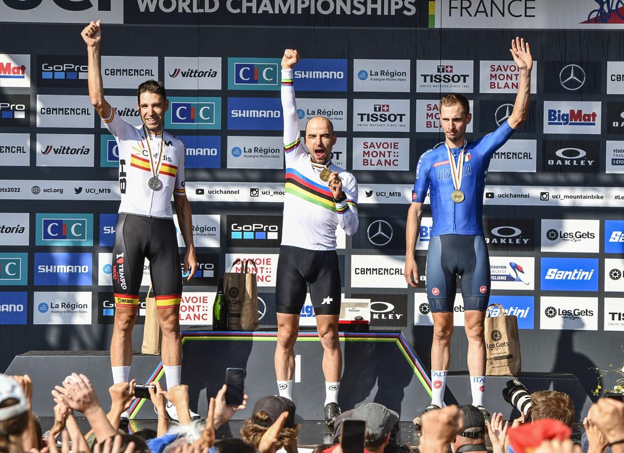 L to R: David Valero Serrano, Nino Schurter, Luca Braidot
