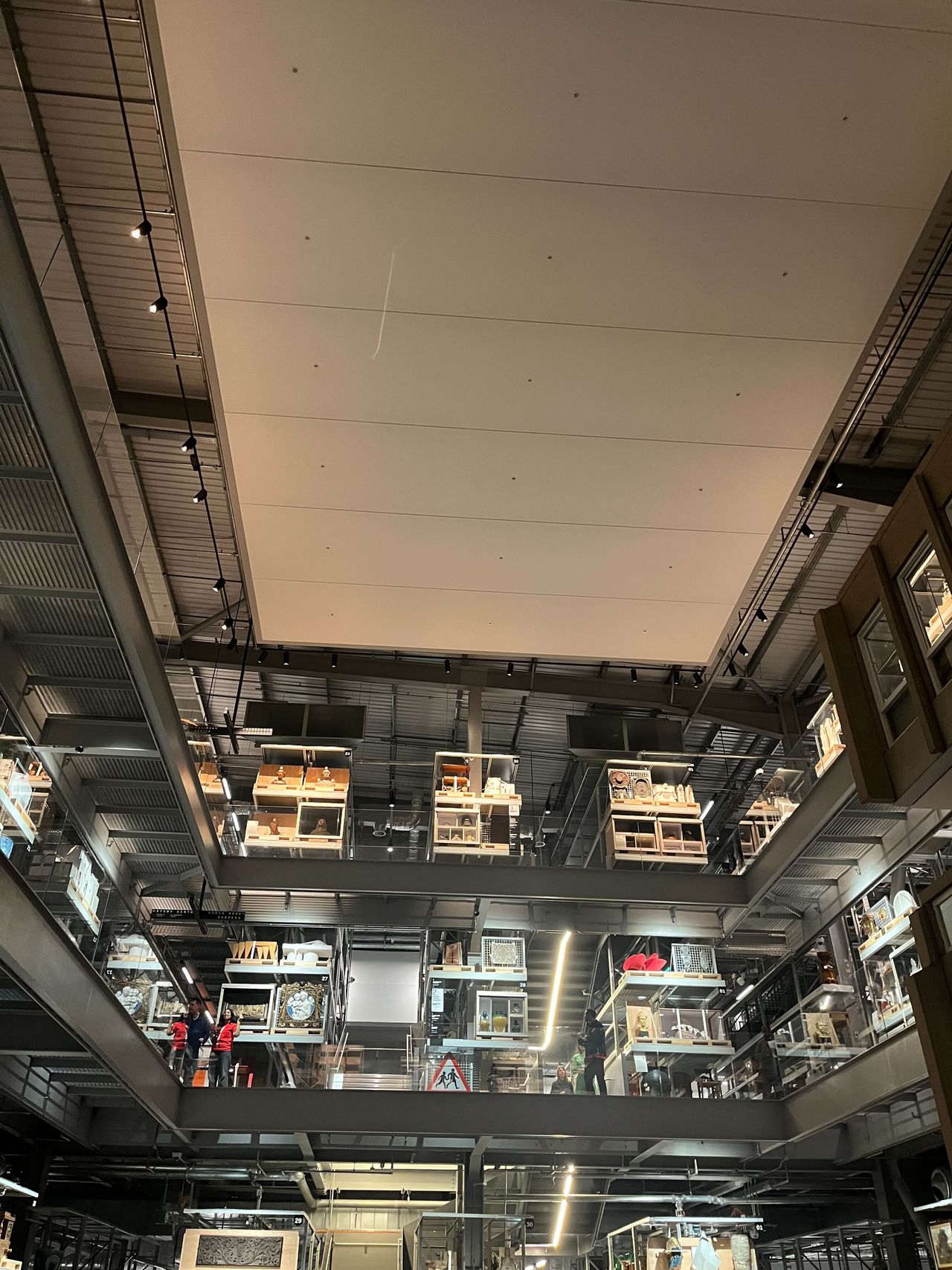 V&amp;A