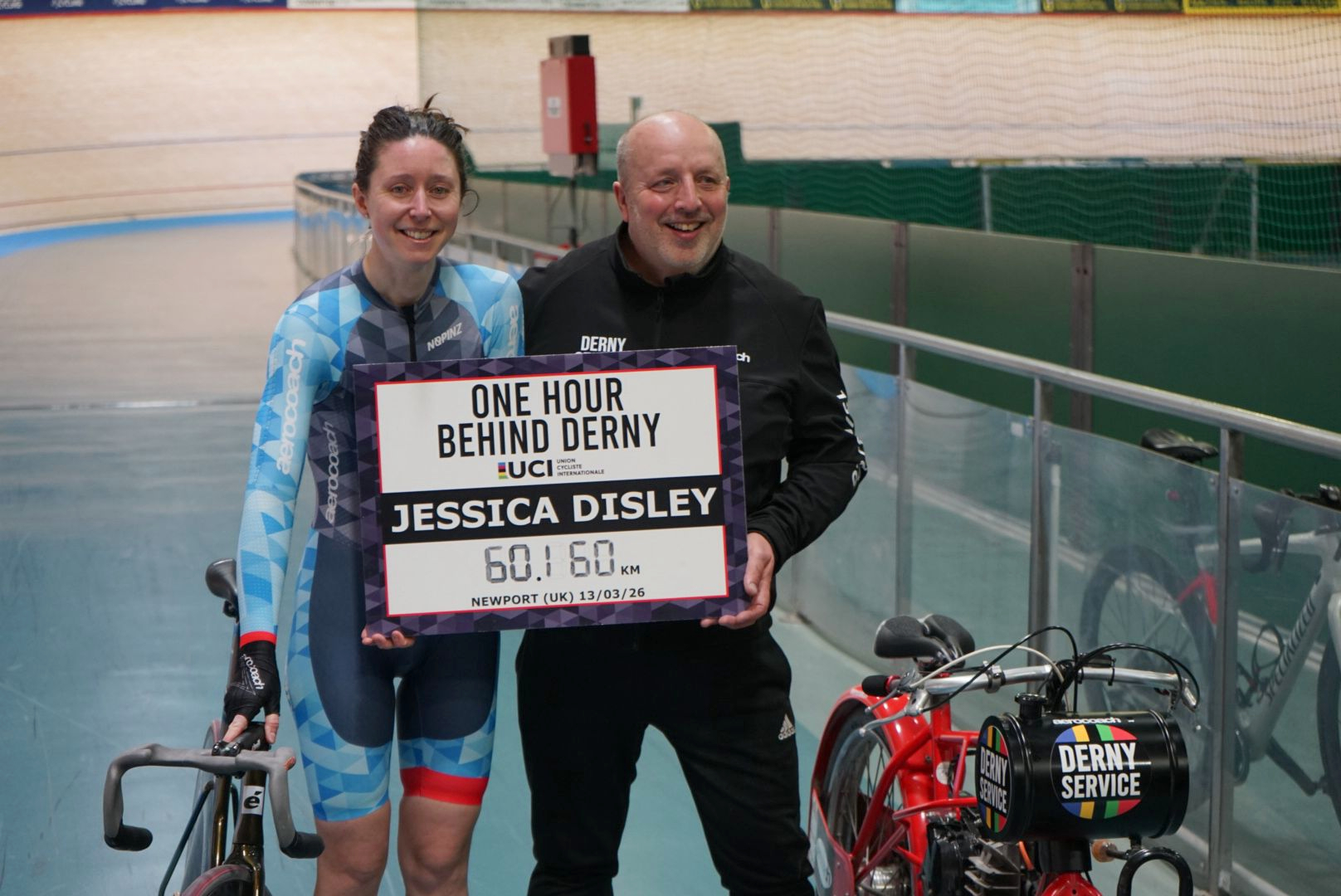 Jessica Disley breaking the UCI Derny Hour Record