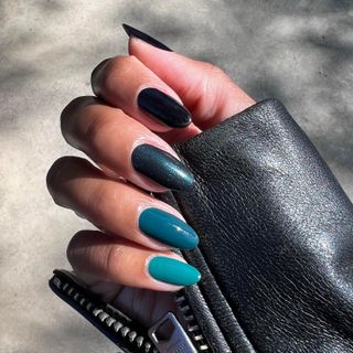 @themaniclub multicoloured teal manicure