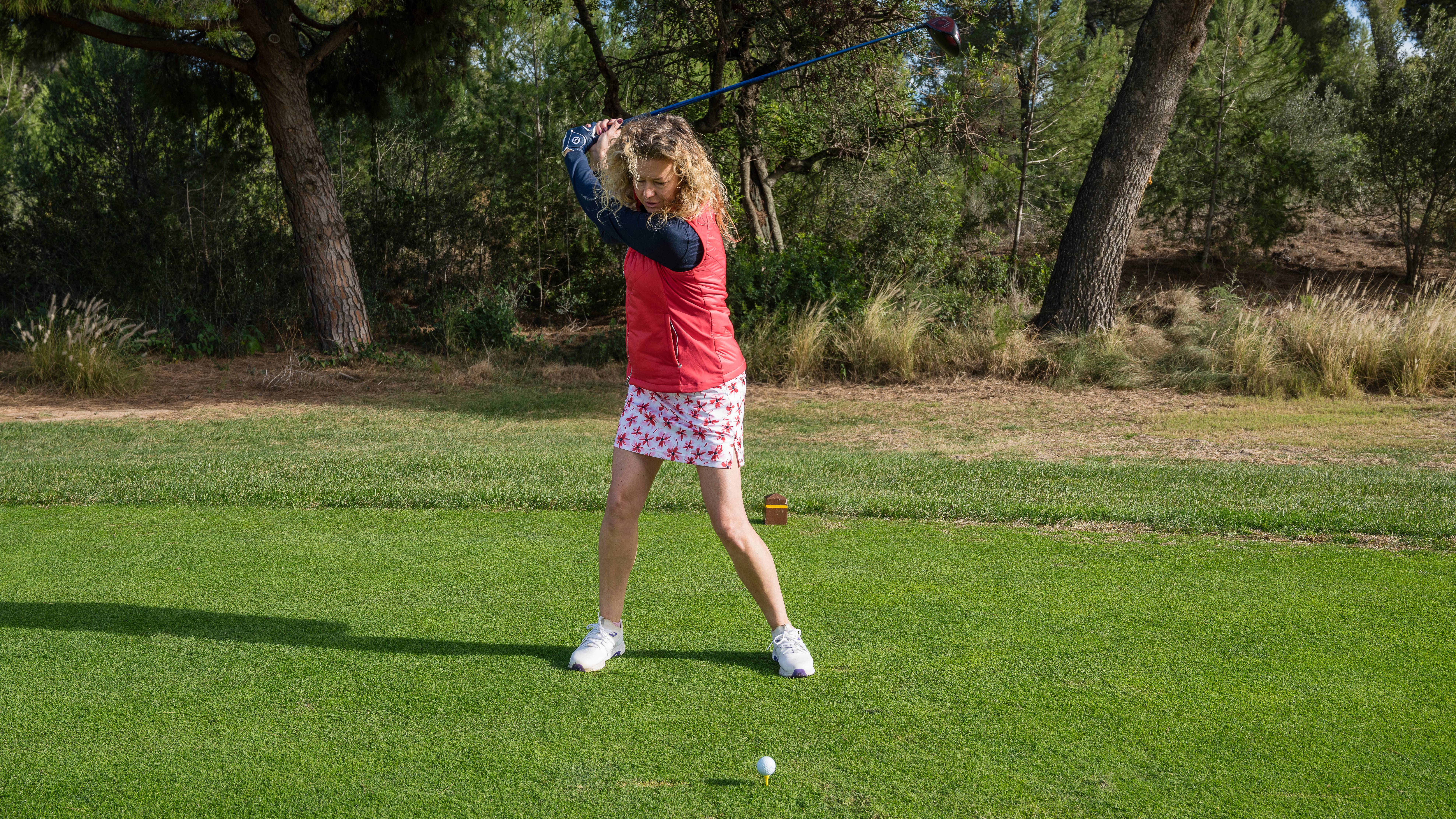 Katie Dawkins backswing with a driver