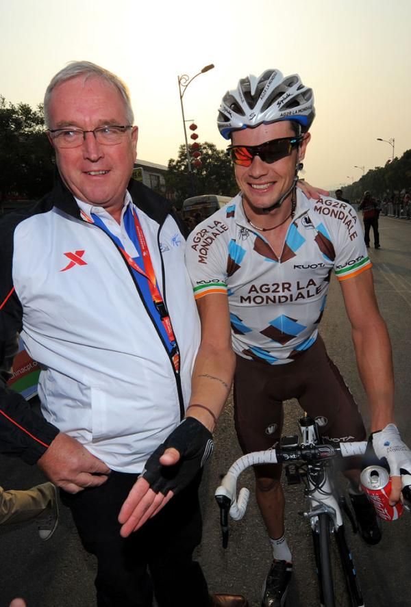 UCI president Pat McQuaid congratulates Nicolas Roche (Ag2r-La Mondiale) on his win.