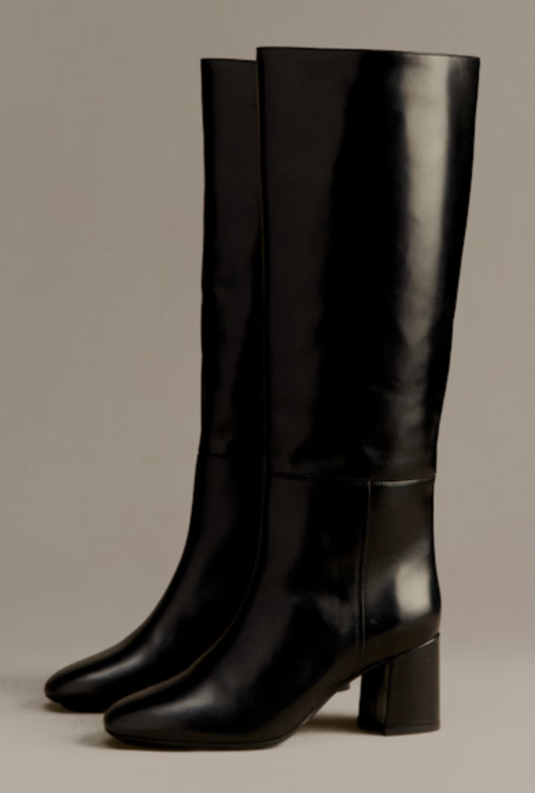 S&amp;eacute;zane, Theodora Boots