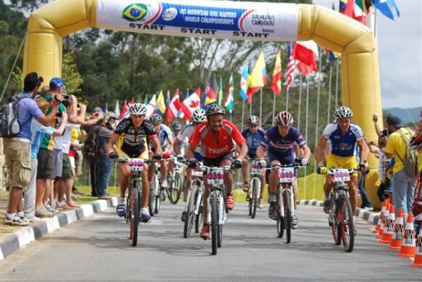 The start of the men's 60+ race