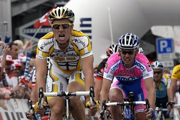 Bernard Eisel (Team Columbia - Highroad) won the field sprint deciding stage two of the Tour de Suisse.