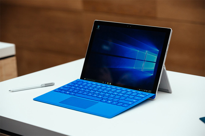 Save over £100 on a Surface Pro 4 this month | PC Gamer