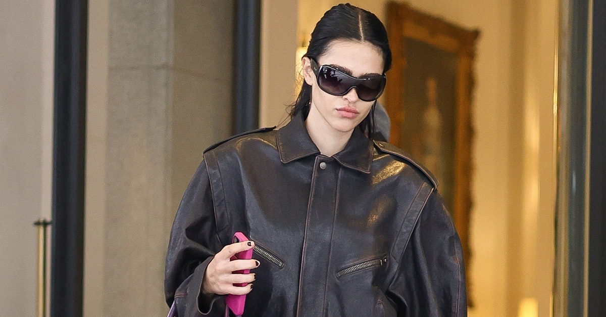 Not Ballet Flats, Not Loafers—Amelia Gray Just Wore the Flat-Shoe Trend in Italy That's Everywhere This Fall