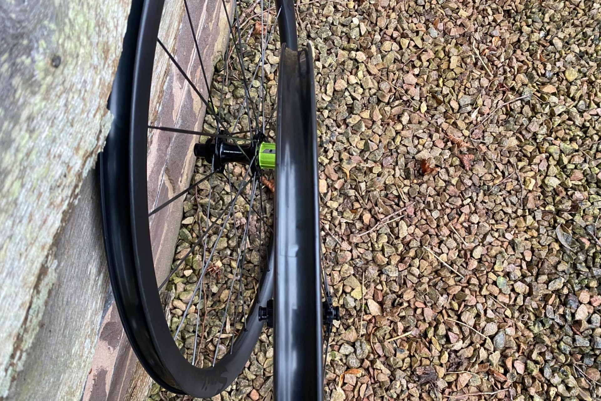 Image shows the Scribe Élan Wide+ 32-D Wheelset